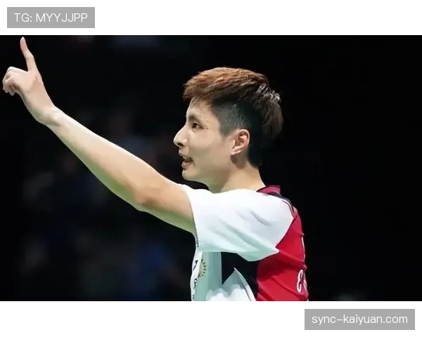 刚看到石宇奇的生活照，赛场是修行范儿，街拍是随手刷卡的富二代，我有点看懵